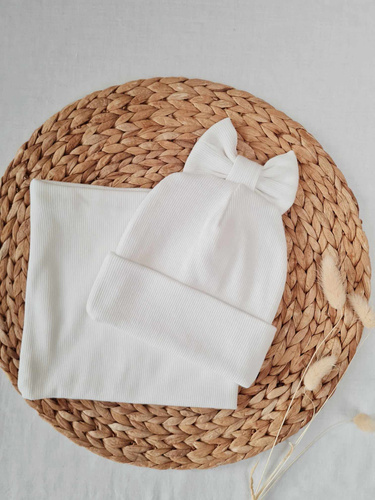 Czapka z kokardką 15K prążek podwójna Marija - ecru