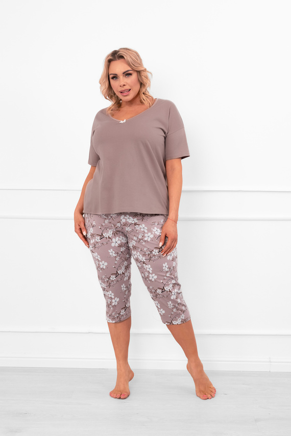 Piżama damska Kimuri cappuccino – krótki rękaw, spodnie 3/4 z nadrukiem Italian Fashion 