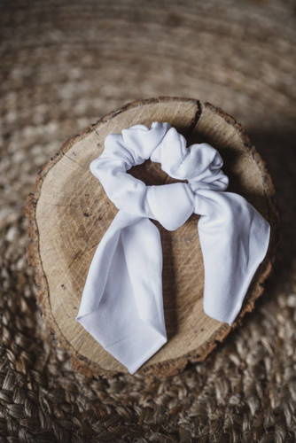 Gumka do włosów ze wstążką Scrunchie Milk&Love biały