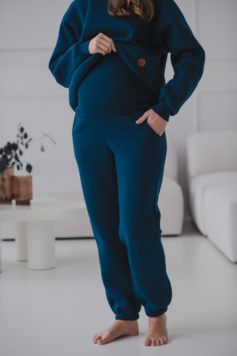 Motherhood Milk&Love navy– spodnie ciążowe dresowe z elastycznym pasem, gruba dzianina, bawełna z poliestrem