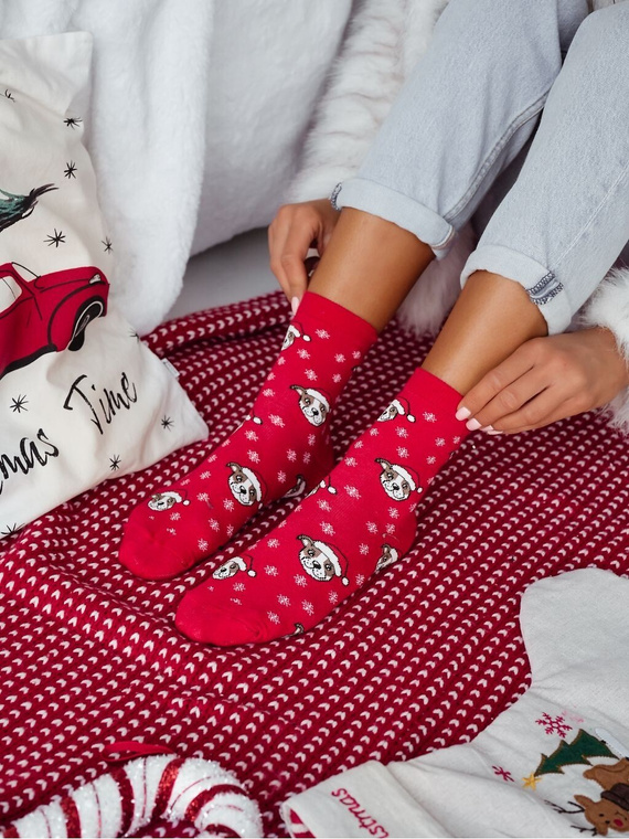 Milena 1283-039 – świąteczne skarpetki damskie z buldogami i płatkami śniegu, czerwony	