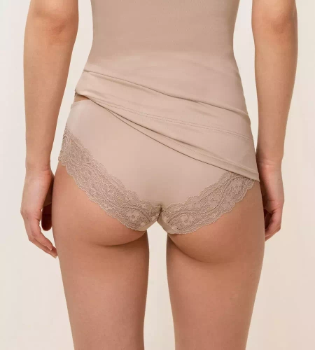 Figi Damskie Lovely Micro Hipster Triumph- smooth skin