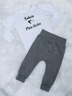 Body z długim rękawem "Babcia mnie kocha" Bambarillo - białe