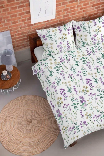 5634 B Detexpol Pastel Flowers biała w polne kwiaty fioletowo-żółte pościel flanelowa bawełniana, miękka i przytulna