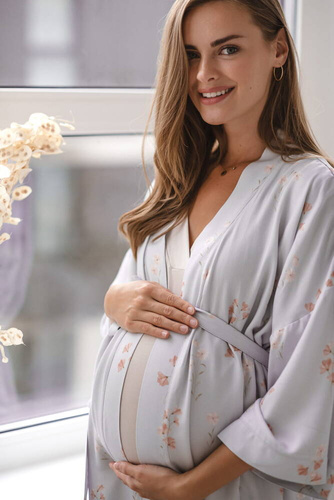 Szlafrok ciążowy bambusowy  Flowers on Blue Milk&Love niebieski 
