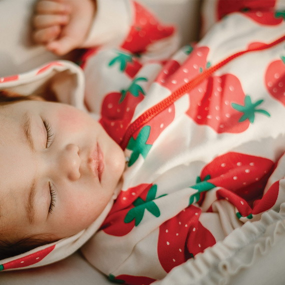 Pajac z kapturem kombinezon Strawberry & Love Eevi