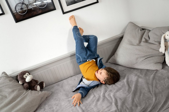 Spodnie dresowe UNIQUE Ewa Klucze - granat