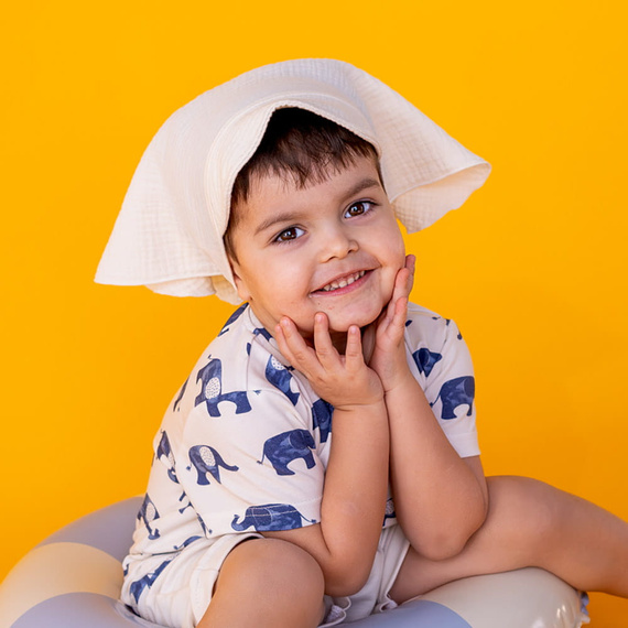 Chustka z daszkiem muślinowa Elephant Eevi - ecru