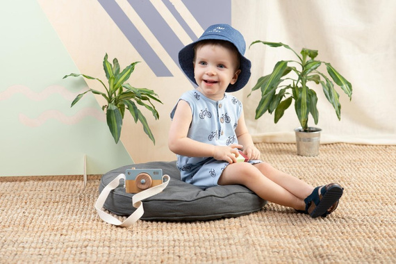 Rampers niemowlęcy na ramiączkach Summer Time Pinokio - niebieski druk