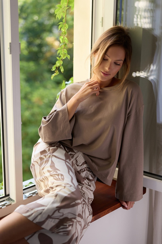 Elegancka Piżama Damska Luna PS75 – Bawełna & Wiskoza, Spodnie 7/8 z Printem | Komfort Premium