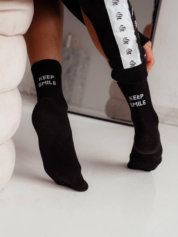 0200-095 Keep Smile Skarpety damskie Milena -czarny