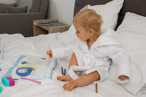 Szlafrok dziecięcy z uszami Teddy ByShelly - biały