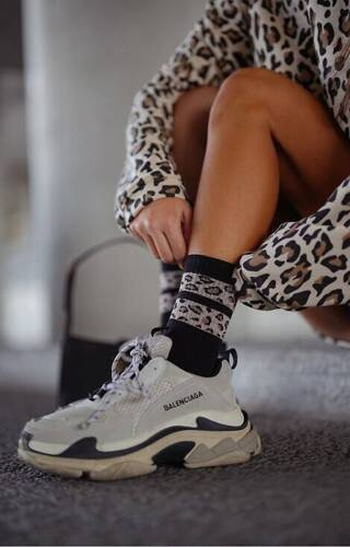 0200-127 Dwa Cętkowane Paski Skarpety damskie Milena - czarny