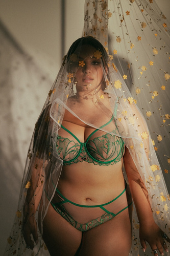 AVA 2161 Maxi soft – zielony biustonosz na duży biust z koronką i fiszbinami