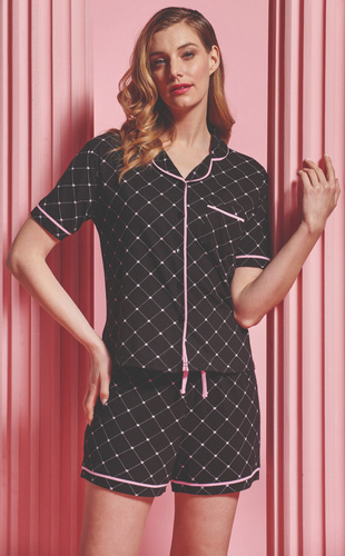 Coraline Sorbetto czarna  – bawełniana piżama damska koszulowa z krótkimi spodenkami i napisami