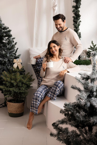 Regina 507 beżowa – bawełniana piżama męska z nadrukiem i spodniami w kratę