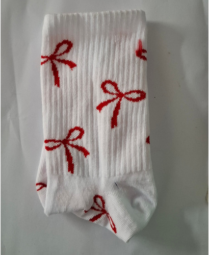 Skarpety damskie Milena 0200.198 – Kokardki, prążkowana cholewka, biały 1