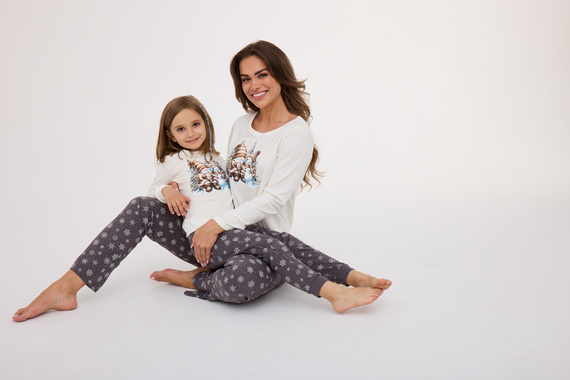 Cornette Friends 855/428 – piżama damska bawełniana z nadrukiem | Komfort i modny styl