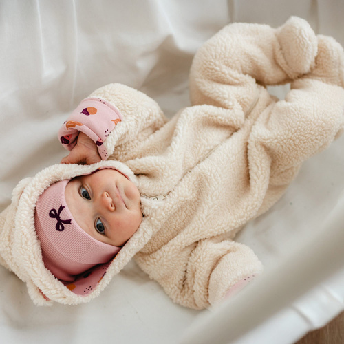 Ecru kombinezon baranek Eevi Fluffy Tails – z kapturem i zamkiem