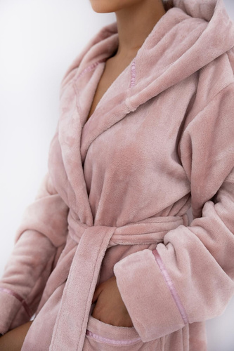 Amaris Sensis – damski szlafrok z kapturem, miękki i stylowy