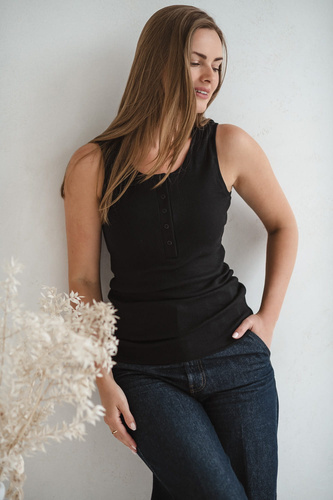 Czarna koszulka do karmienia i ciążowa Tummy – prążkowana, na ramiączkach
