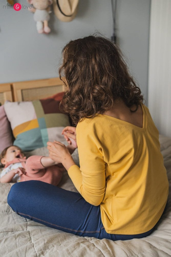 Bluzka ciążowa i do karmienia z rękawem Two Ways Milk&Love ochra