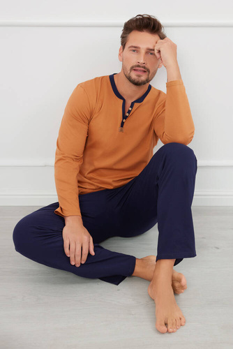 Piżama Męska długi rękaw, długie spodnie Juliusz talian Fashion - koniak/granatowy