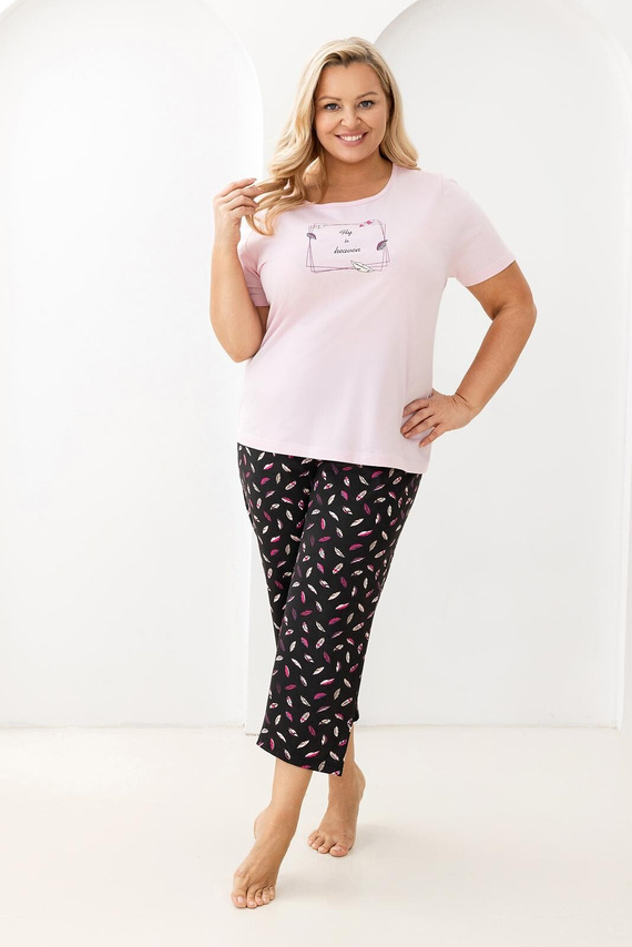 Piżama 733 Regina różowa – bawełniana, z krótkim rękawem, półokrągły dekolt, wzorzyste spodnie 7/8