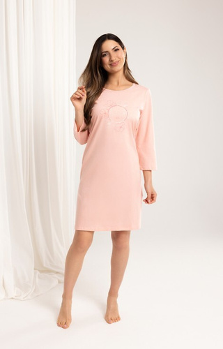 Regina 163 bawełniana koszula nocna – nadruk, rękaw 3/4, długość przed kolano- morela