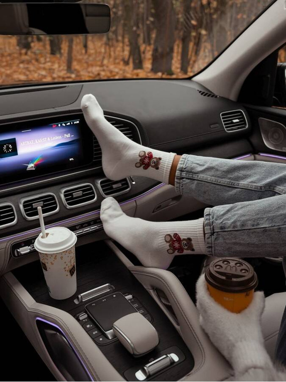 0200-132 Miś w sweterku Świąteczne Skarpety damskie Milena - ecru