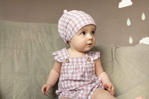 Ogrodniczki dla dziewczynki Sweet Cherry Pinokio - różowy kratka 