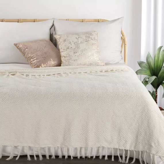 Koc narzuta z frędzlami Milo Eurofirany biały