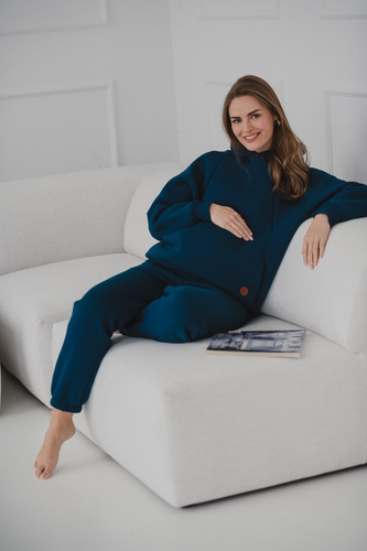 Motherhood Milk&Love navy– spodnie ciążowe dresowe z elastycznym pasem, gruba dzianina, bawełna z poliestrem
