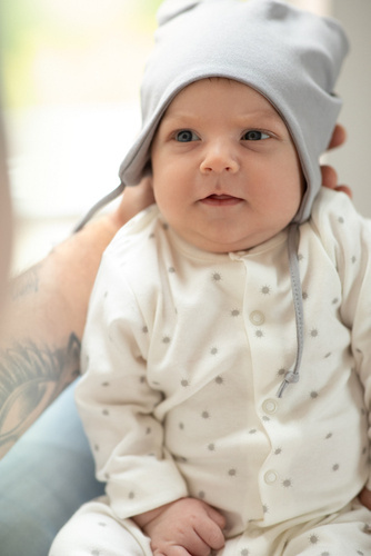 Czapka niemowlęca wiązana Hello Pinokio - szary