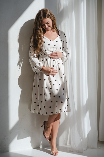 Sukienka ciążowa i do karmienia Lovely Dress Midi Milk&Love kremowa w grochy– naturalna tkanina z lnem, elegancka midi z zamkami do karmienia