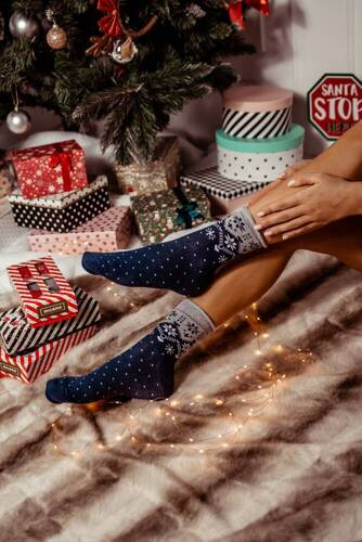 0071-002 Gwiazdki Unique Skarpety damskie Świąteczne Milena -granatowy