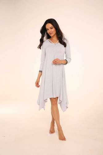 Sukienka do spania De Lafense Nice 439 – asymetryczny dół i ozdobny dekolt