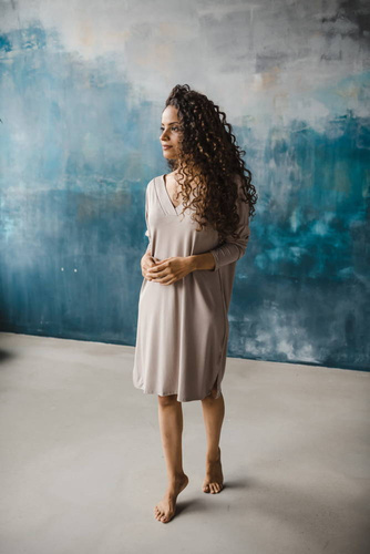 Bambusowa koszula nocna ciążowa i do karmienia długi rękaw Moon Milk&Love beżowy 