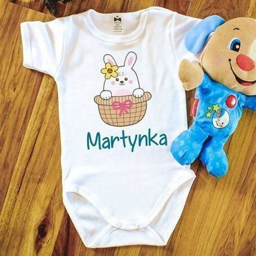 Body krótki rękaw "Wielkanoc – Zajączek w koszyczku z imieniem" Moocha biały