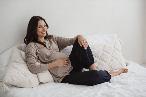 Bambusowe spodnie od piżamy ciążowej długie Moon Milk&Love granatowy