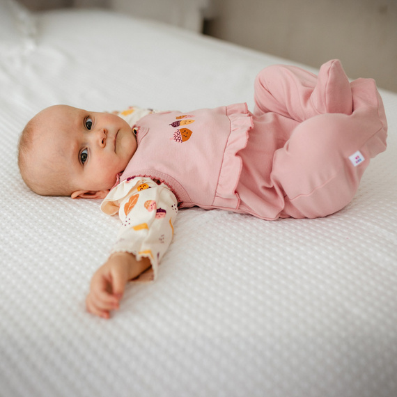 Fluffy Tails Eevi – Śpiochy niemowlęce różowe, bawełniane