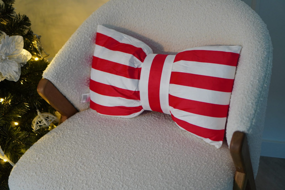 Świąteczna poduszka dekoracyjna Kokarda 30x50 cm – welur velvet Spod Igły i Nitki