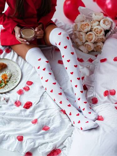 0293 Walentynki Zakolanówki damskie Milena biały