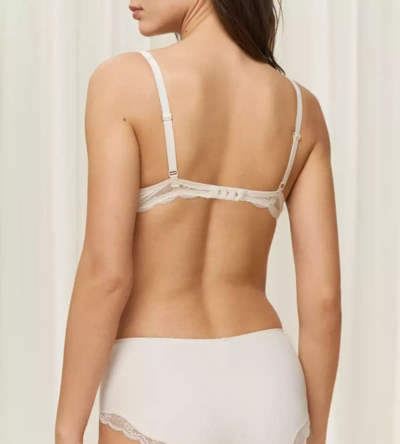 Biustonosz miękki Natural Spotlight W Triumph- fresh powder