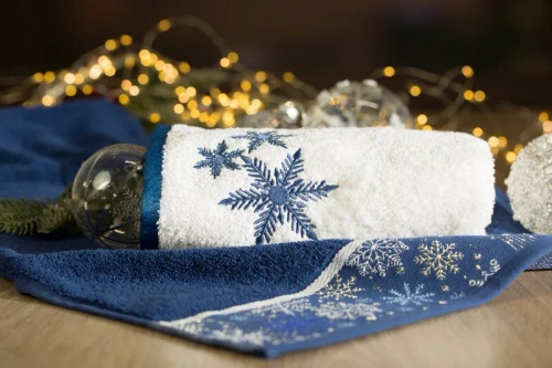 Ręcznik świąteczny gwiazdki Carol 01 Eurofirany biały