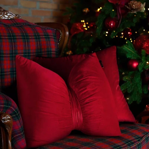 Eurofirany Poduszka świąteczna 45x55 czerwona – welwet, ozdobna kokarda