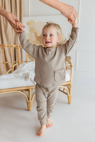 Spodnie niemowlęce dresowe "Natural Waffel" Makoma stone