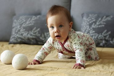 Pajac niemowlęcy "ROSES M" Makoma