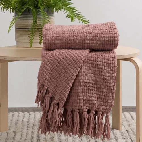 Koc tkany narzuta z frędzlami Suzi Eurofirany różowy