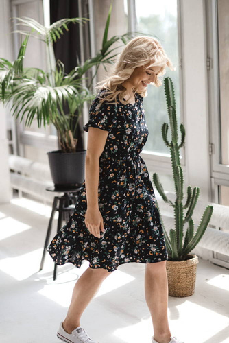 Sukienka ciążowa i do karmienia Lovely Dress Milk&Love granatowa w rumianki